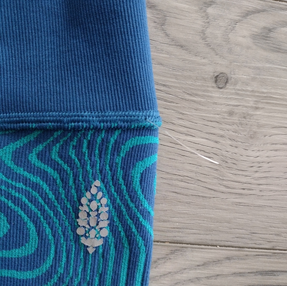 NEW FREE PEOPLE MOVEMENT Jacquard Ankle Leggings Wave Rider/Swirl Size S - Picture 8 of 9